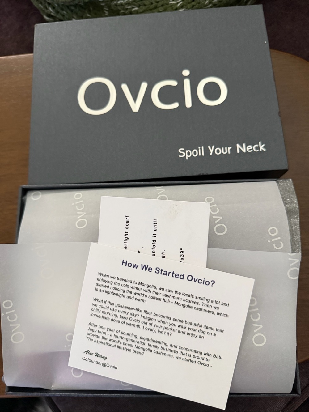 Ovcio Featherlight Fuschia 100% Cashmere Scarf - NWT